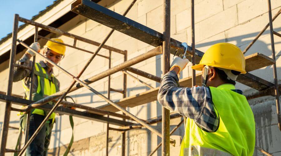 Professional gutter cleaning in Dunlap, CA